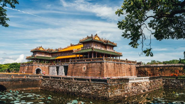transfer Phong Nha to hue city car