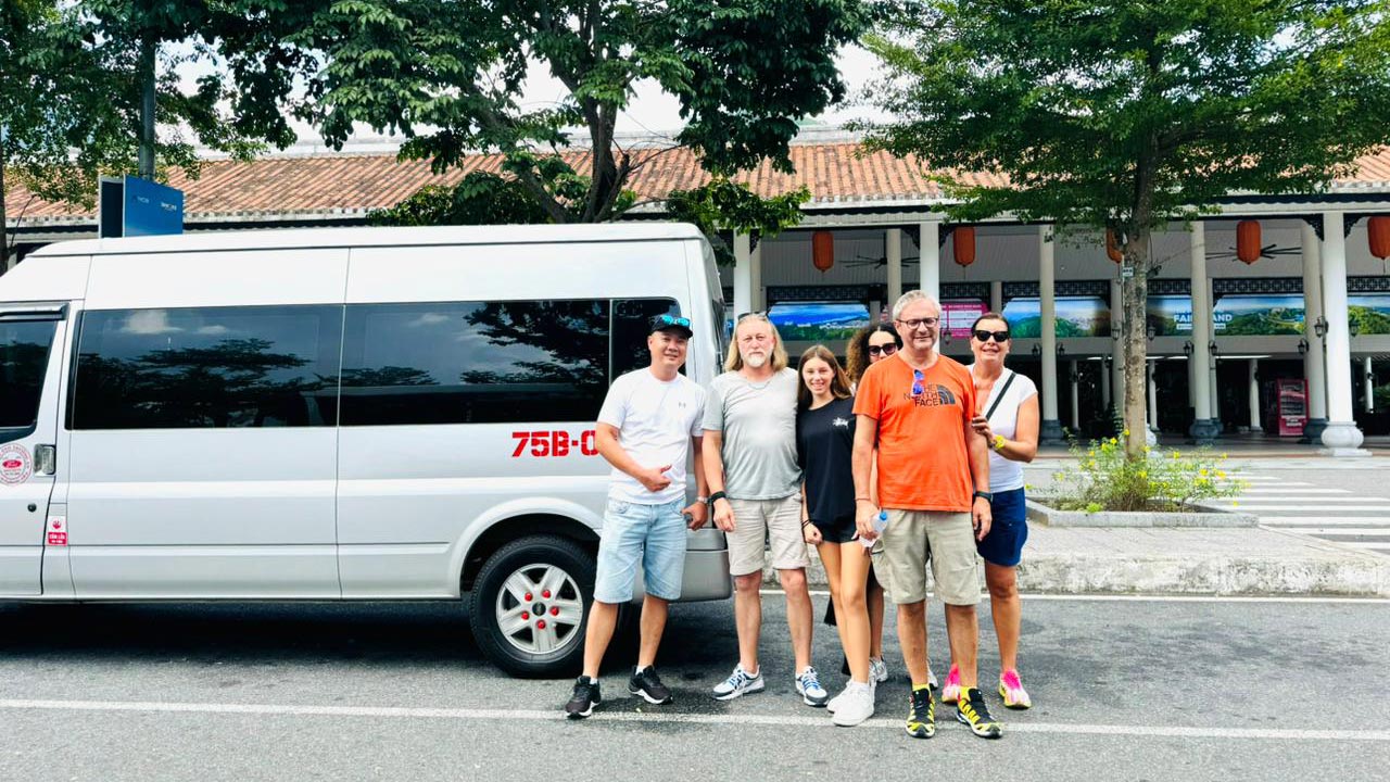 transfer phong nha to hue by car