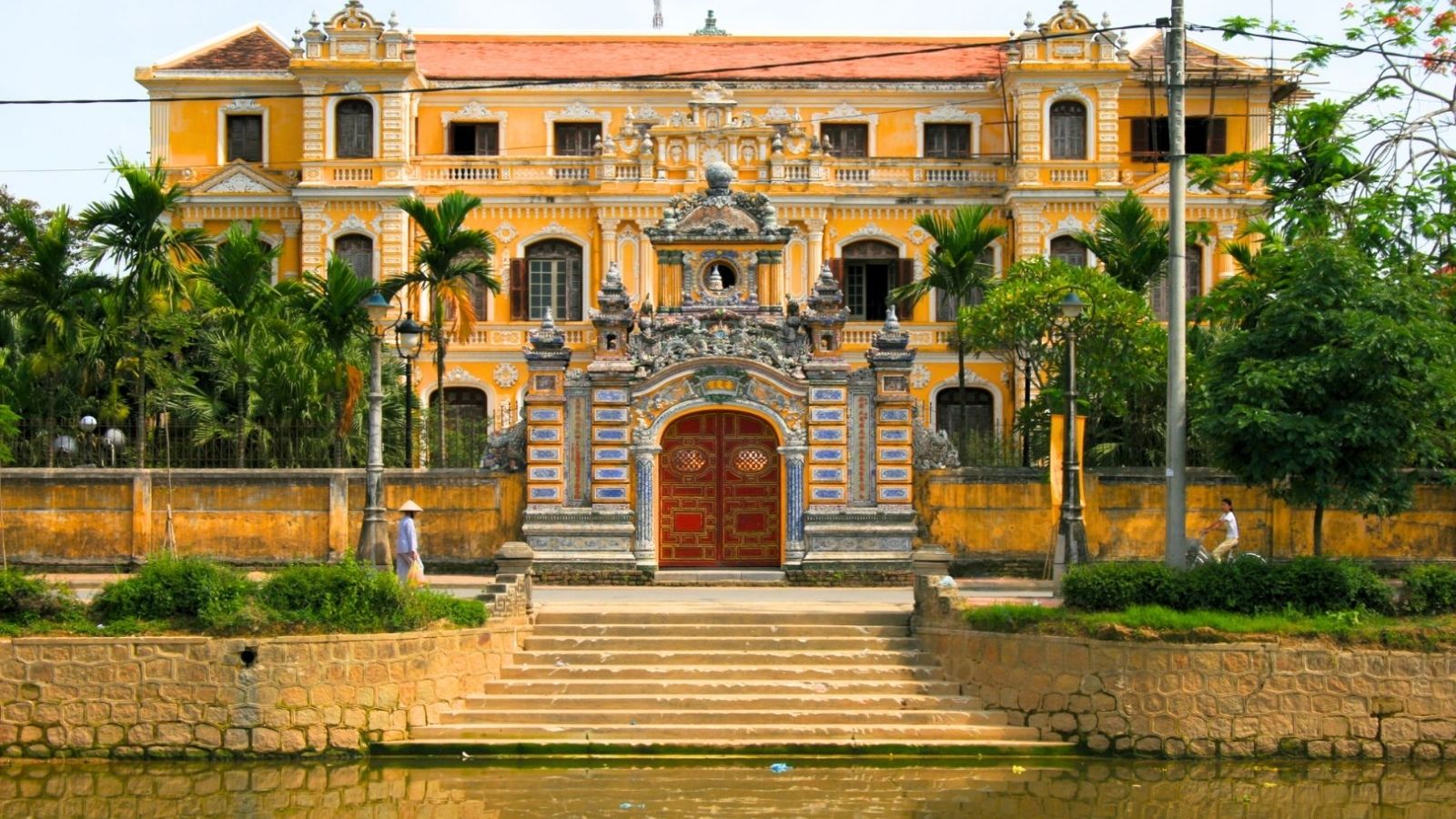 Best Time to Visit An Dinh Palace
