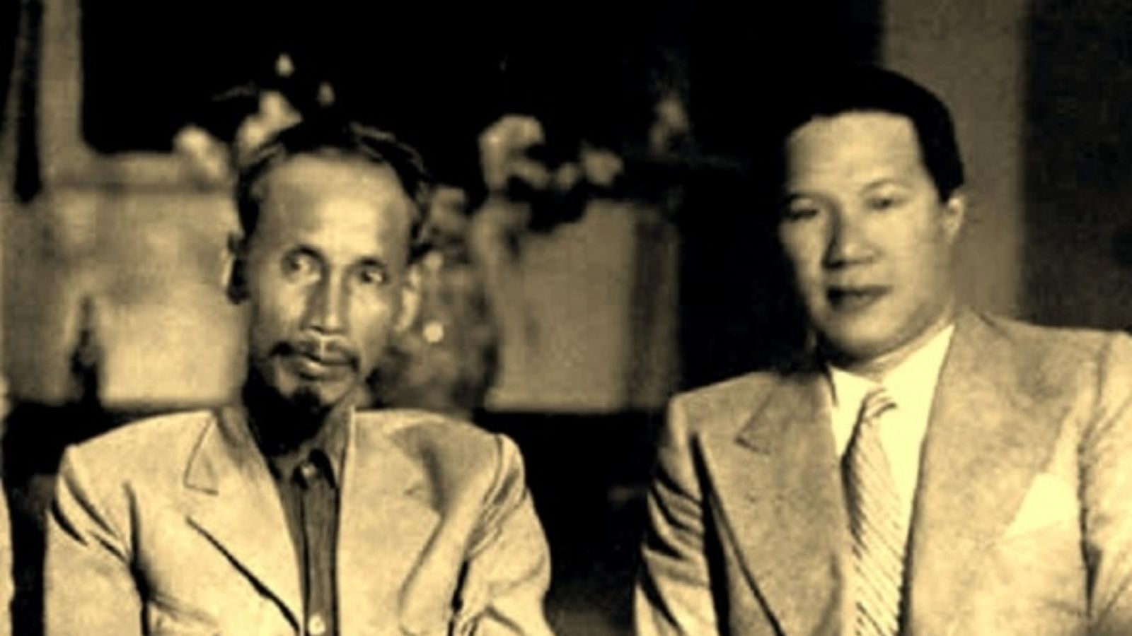 Collapse of the Dynasty and the End of Vietnamese Monarchy