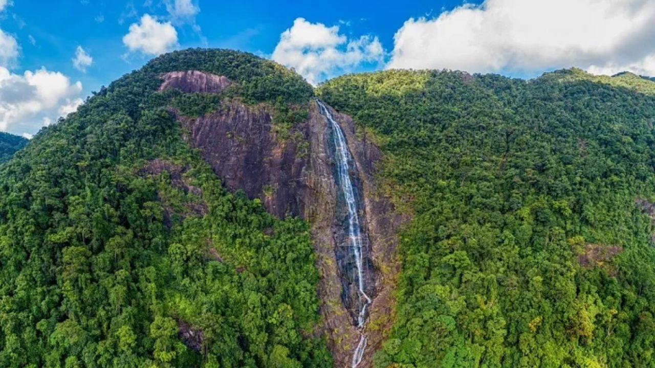 Do Quyen Waterfall