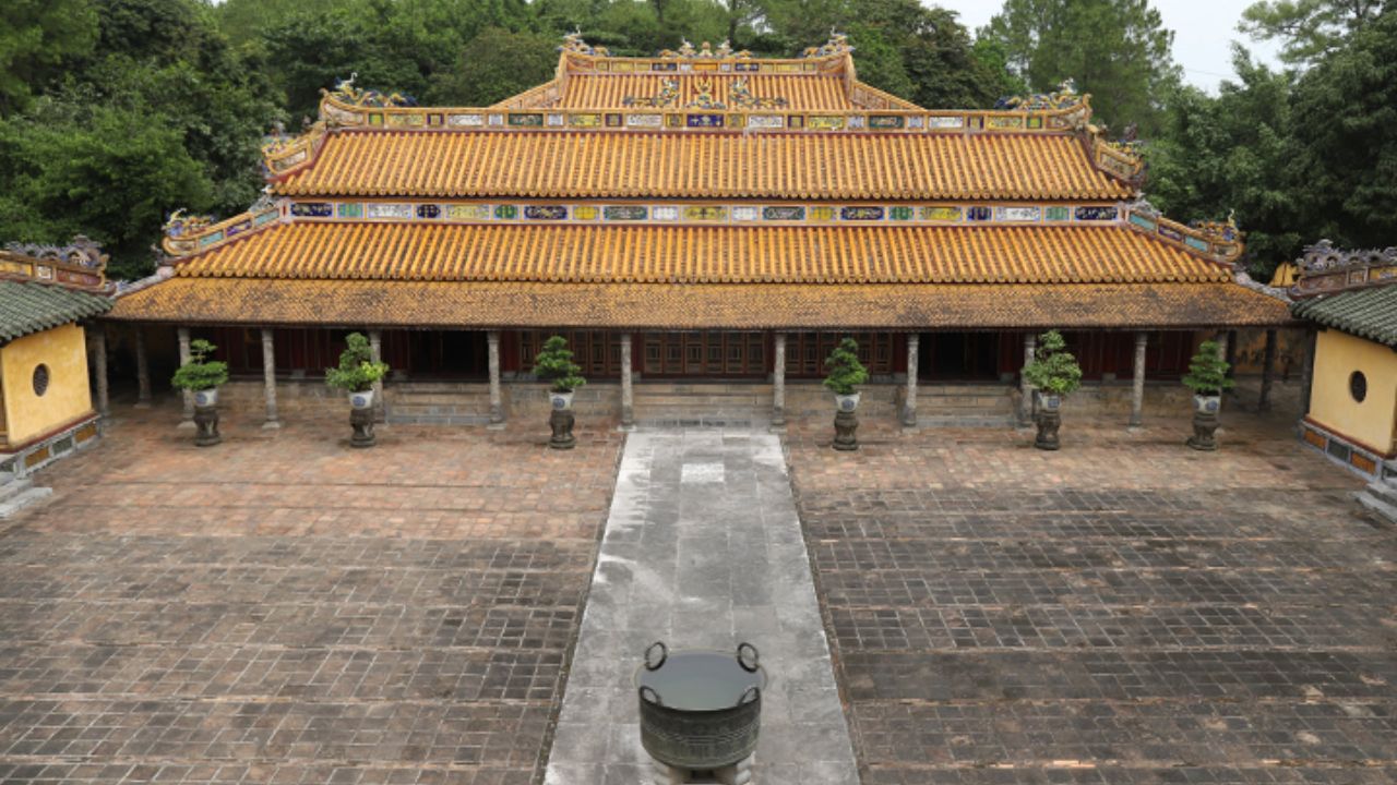 Dong Khanh Tomb The Early Fusion of Eastern and Western Styles