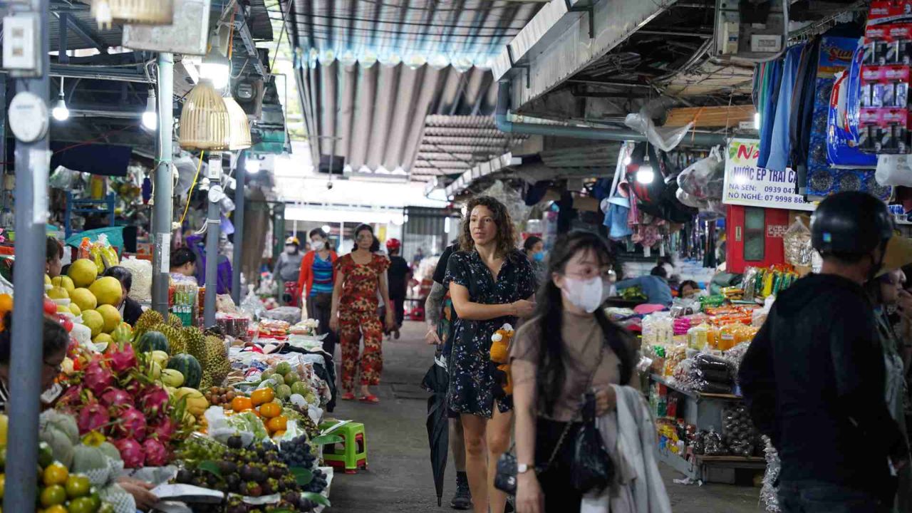 FAQs About Visiting Dong Ba Market