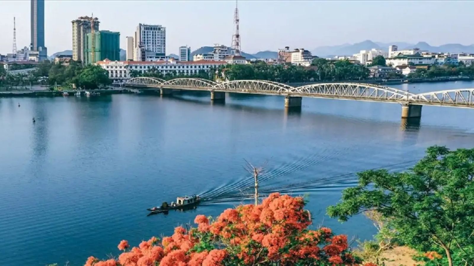 FAQs about Visiting Truong Tien Bridge