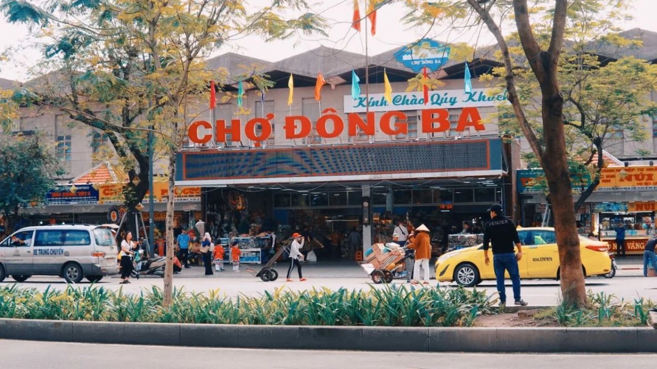 How to Get to Dong Ba Market Location, Transportation & Opening Hours