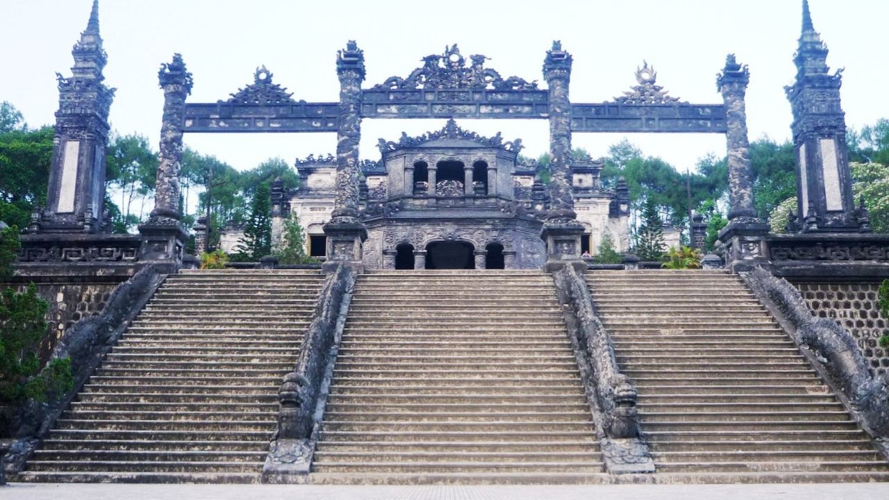 How to get to Khai Dinh tomb