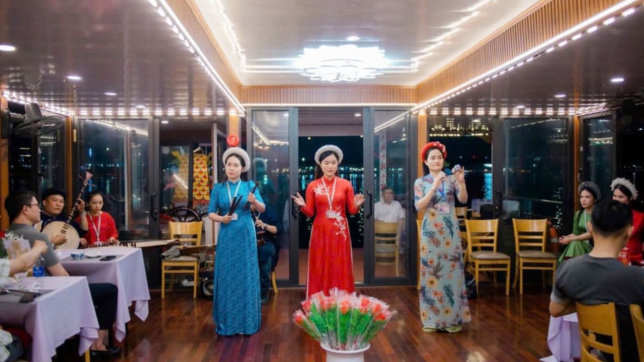 Listening to Ca Hue Folk Songs at Night