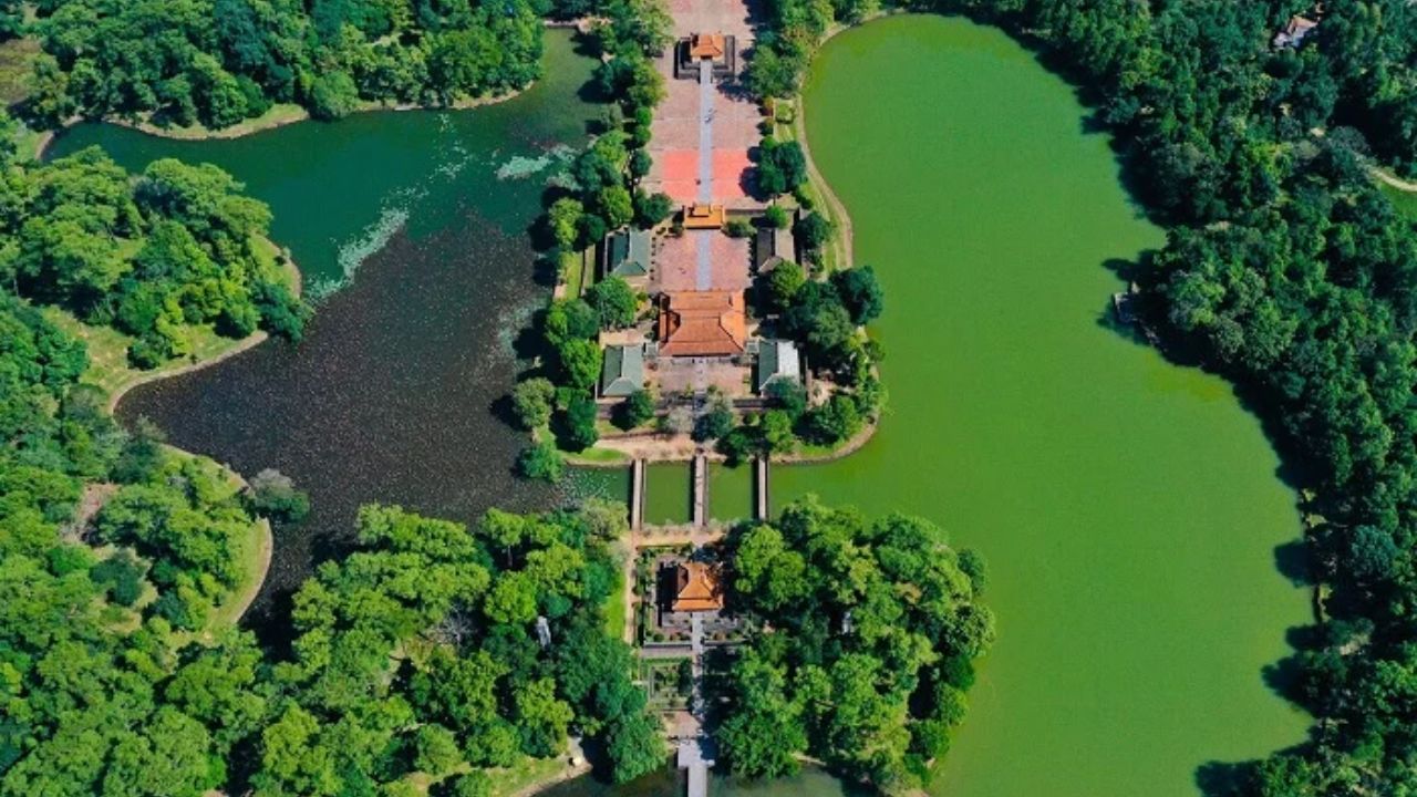 Mausoleum of Emperor Minh Mang Guide History, Architecture & Tips