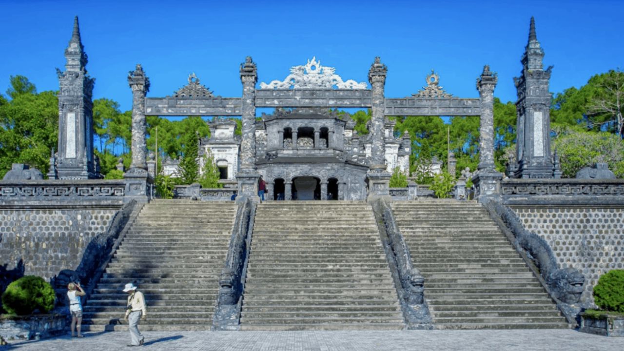 Tam Quan Gate & Entry Staircase