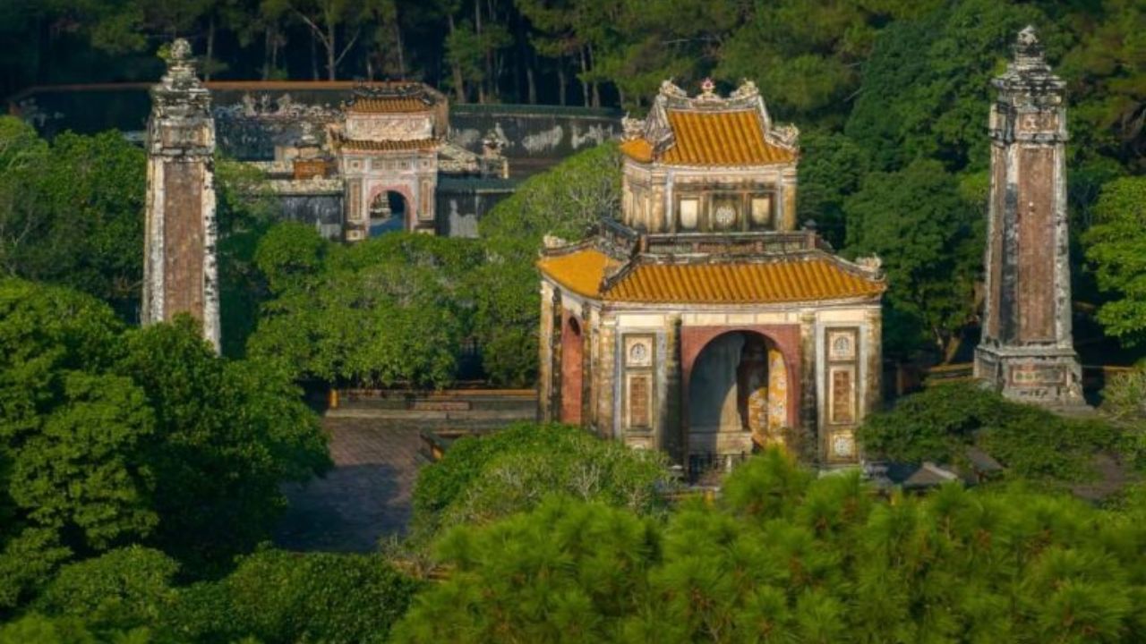 The Mystery of the Secret Burial Site and the 20-Ton Stone Stele
