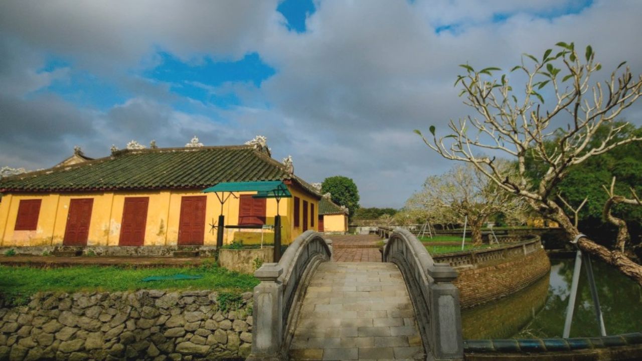 Truong Sanh Palace