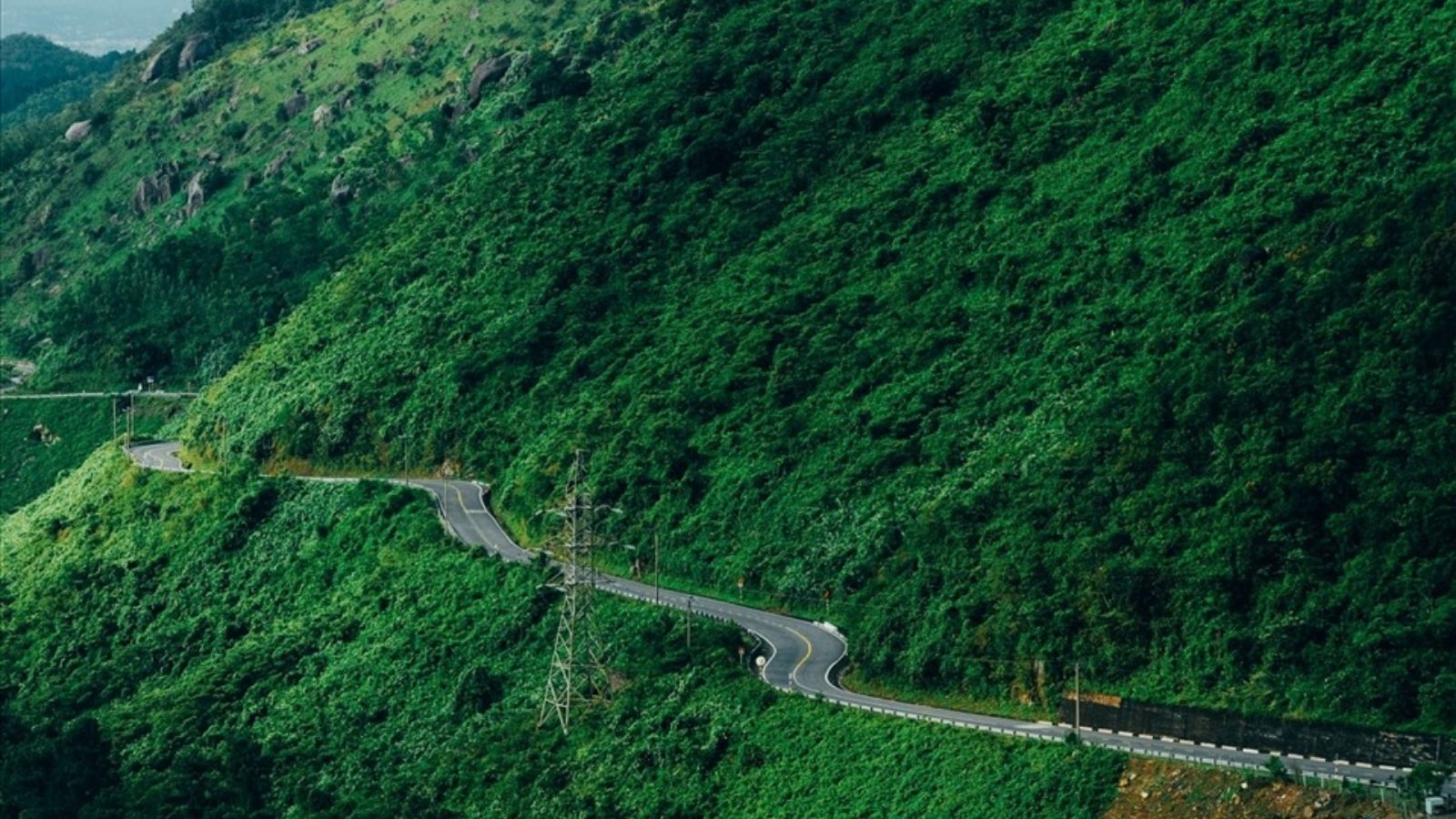 Ultimate Transport Guide Every Way to Travel from Hue to Hoi An