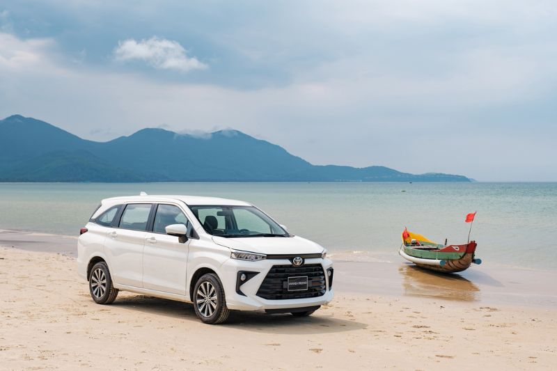 Why Book a Private Car with Hura Cars