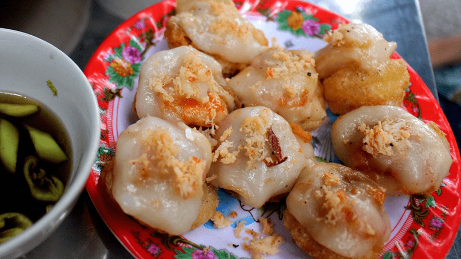 Bánh Ram Ít (Crispy Dumplings)