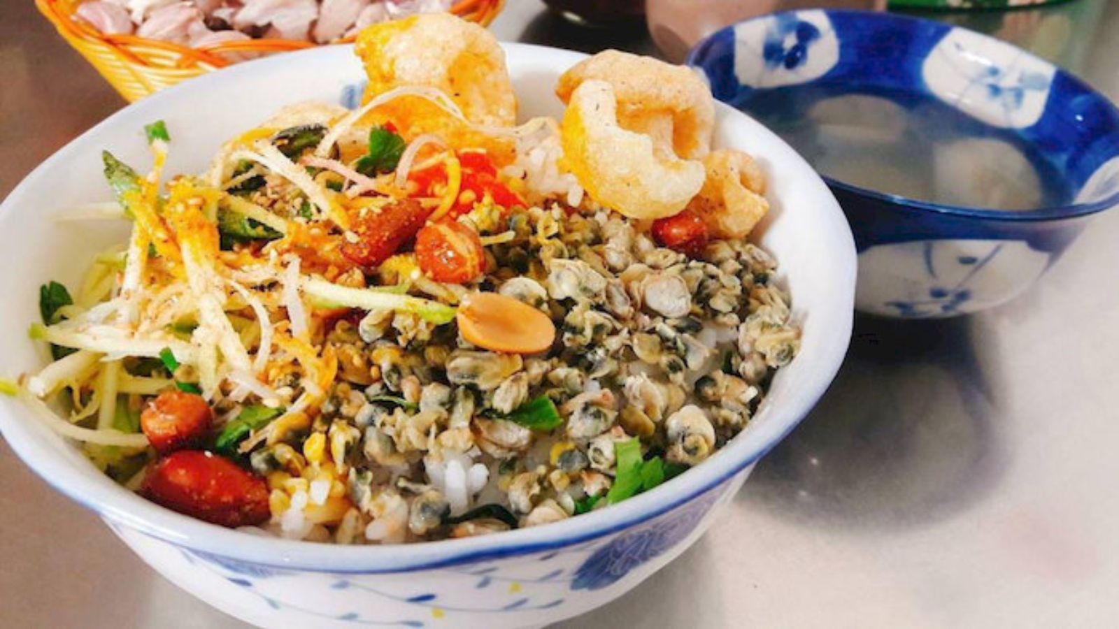 Cơm Hến (Clam Rice)