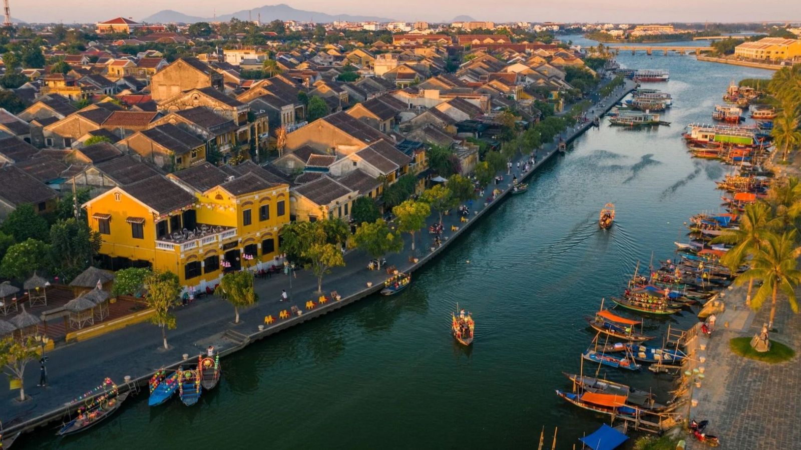 Hue to Hoi An by Car - Private Transfer and Options