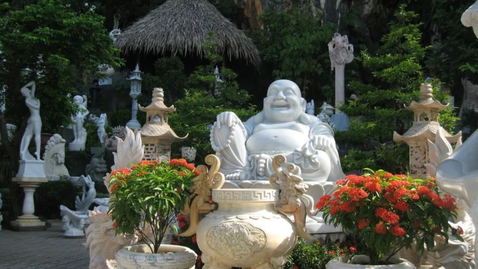 Non Nuoc Stone Carving Village Nearby