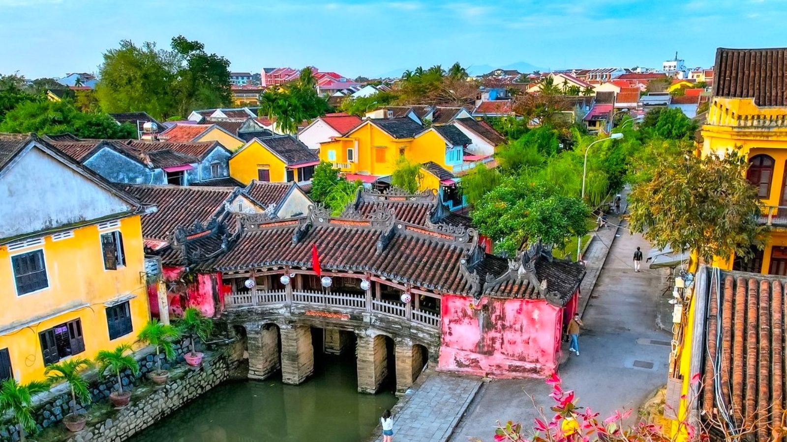 Unique Local Experiences and Culture