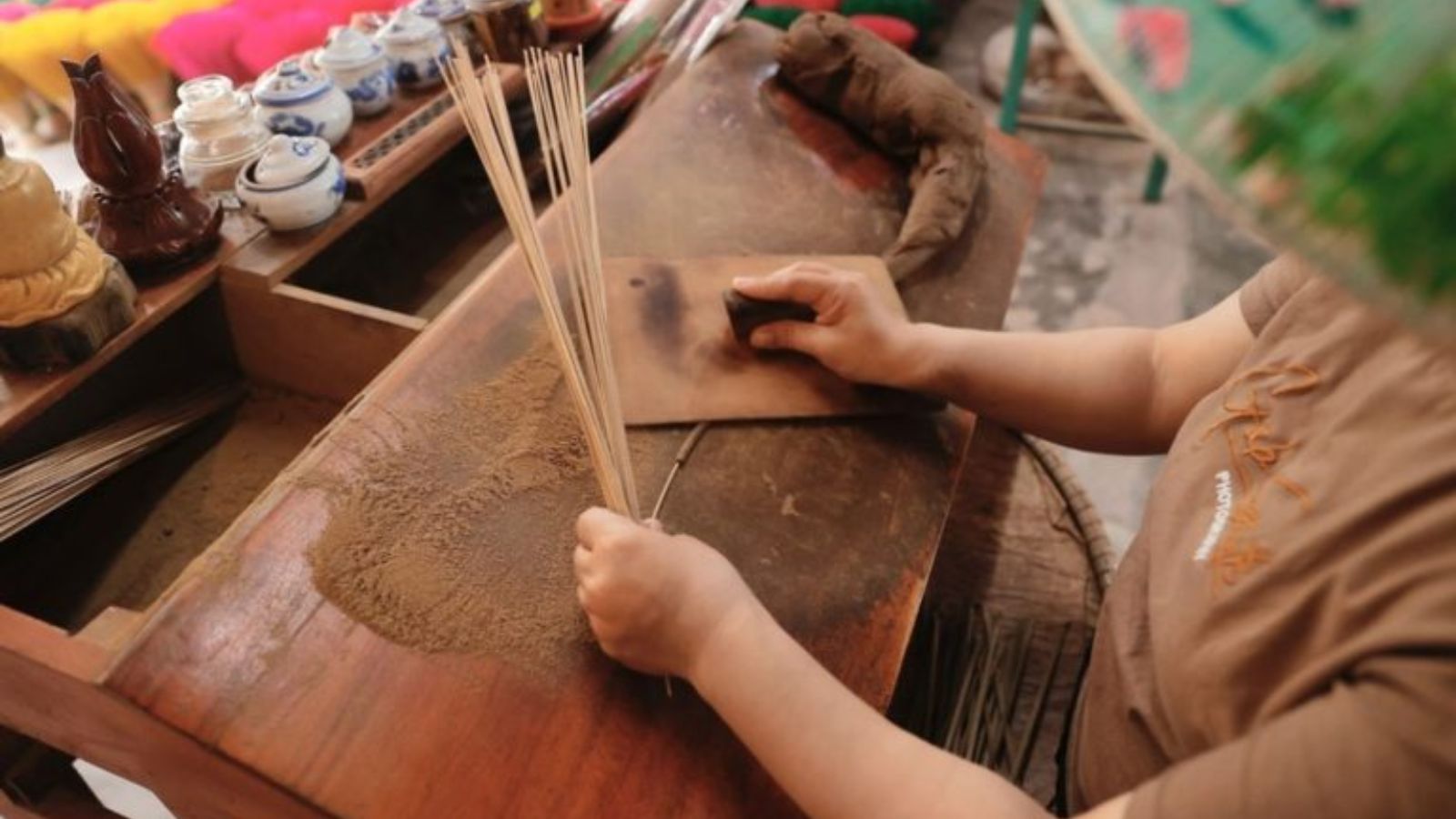 Trying Traditional Handicraft Workshops
