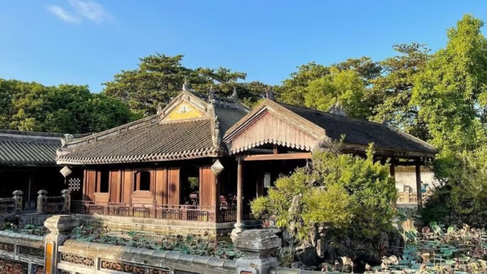 Visiting Dien Tho Palace Location and Travel Guide