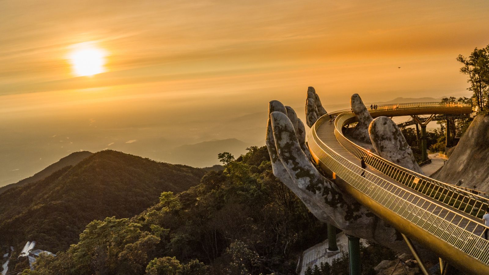 Walking Across the World-Famous Golden Bridge