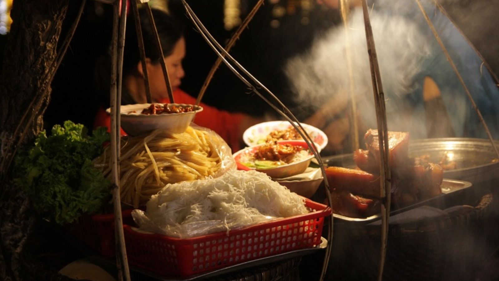 What to Eat at Hoi An Night Market